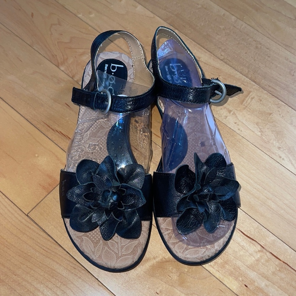 boc Born Concept Flower Accent Low Edge Women's Sandals Size 7